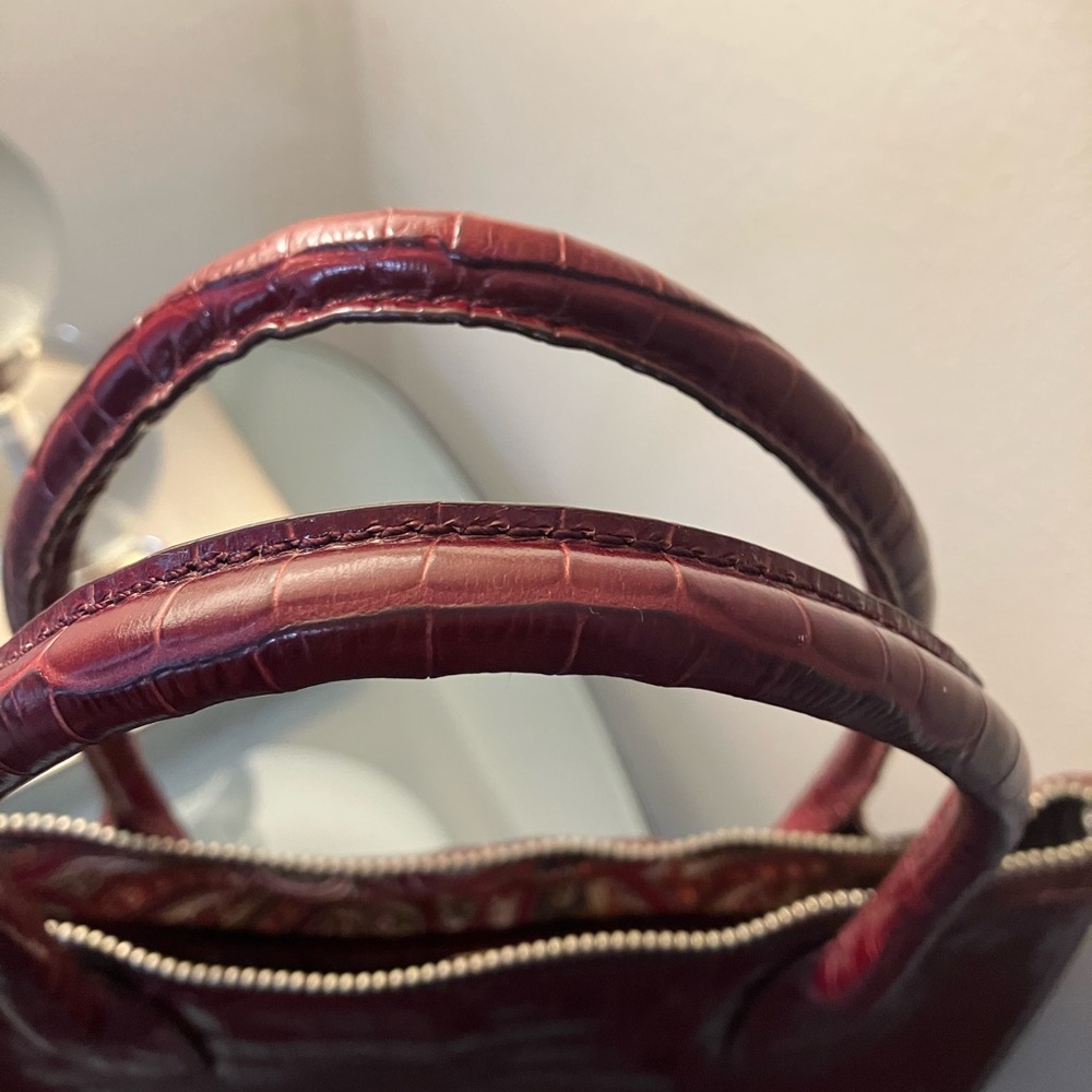 Maxx New York hand bag, lightly used. No flaws. - Picture 7 of 7